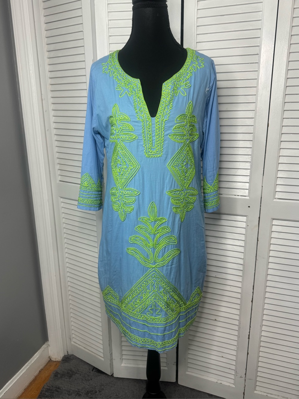 Gretchen Scott Blue Tunic with Neon Green Embroidery Coastal Chic Dress Medium